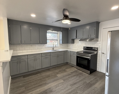 123 Summerfield Avenue - Photo Thumbnail 3