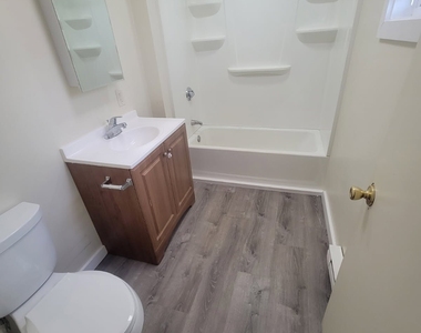 20 Lounsbury Avenue - Photo Thumbnail 5