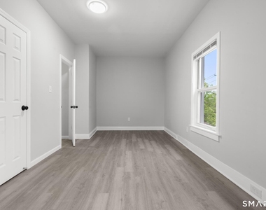 20 Waverly Street - Photo Thumbnail 3