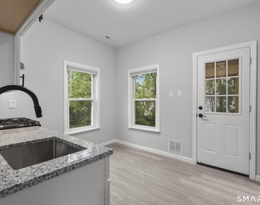 20 Waverly Street - Photo Thumbnail 8