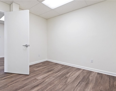 1045 N Canal St - Photo Thumbnail 23