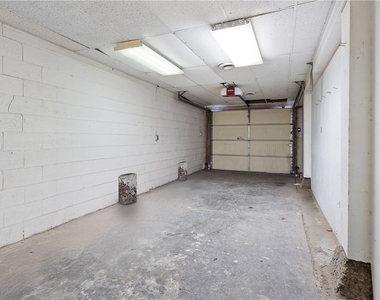 1045 N Canal St - Photo Thumbnail 32