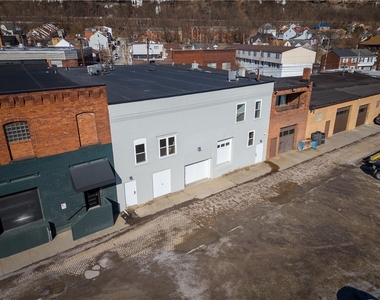 1045 N Canal St - Photo Thumbnail 39