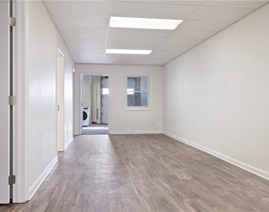 1045 N Canal St - Photo Thumbnail 21