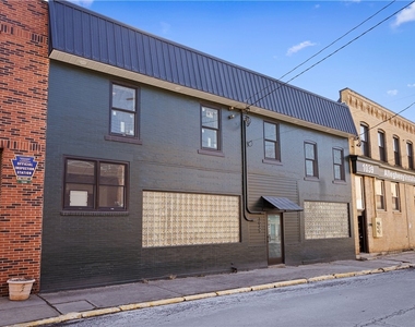 1045 N Canal St - Photo Thumbnail 2