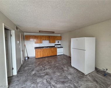 3712 Royal Crest Street - Photo Thumbnail 3