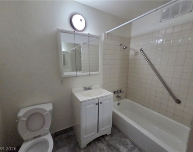 3712 Royal Crest Street - Photo Thumbnail 12
