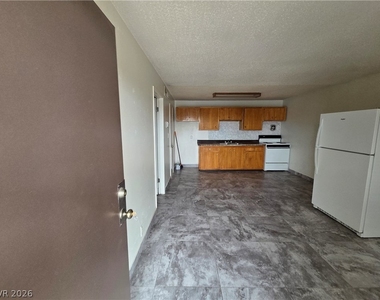 3712 Royal Crest Street - Photo Thumbnail 2