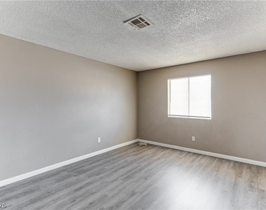 444 N 13th Street - Photo Thumbnail 16