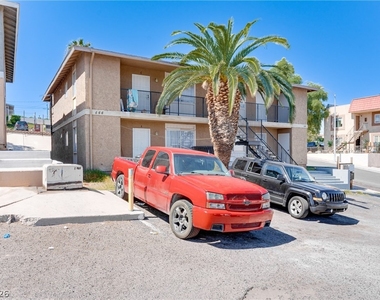 444 N 13th Street - Photo Thumbnail 5