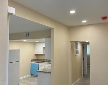 539 E Saint Louis Avenue - Photo Thumbnail 2