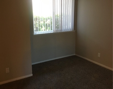 1455 E Katie Avenue - Photo Thumbnail 9