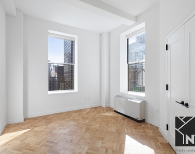 Wall Street - Photo Thumbnail 1
