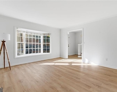6520 Roswell Road - Photo Thumbnail 6