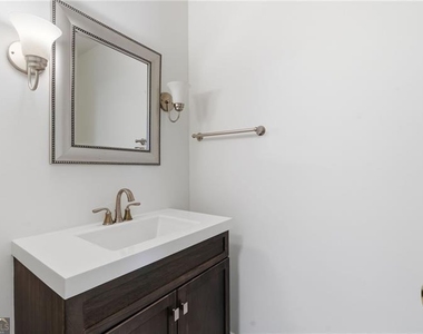 6520 Roswell Road - Photo Thumbnail 13