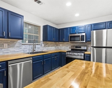 5812 Wind Gate Lane - Photo Thumbnail 5