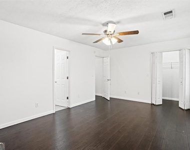 5812 Wind Gate Lane - Photo Thumbnail 7
