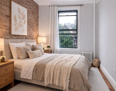 350 West 21st Street - Photo Thumbnail 1