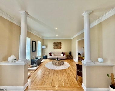 8 Overlook Rd - Photo Thumbnail 4