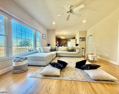 8 Overlook Rd - Photo Thumbnail 5