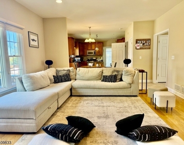 8 Overlook Rd - Photo Thumbnail 7