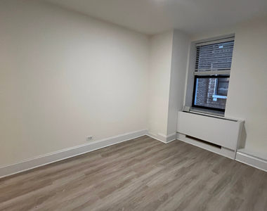 West 34th Street - Photo Thumbnail 1