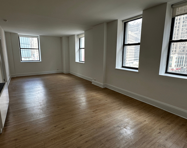 West 34th Street - Photo Thumbnail 1