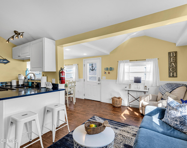 112 W Tide Way - Photo Thumbnail 5