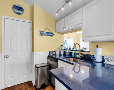 112 W Tide Way - Photo Thumbnail 9