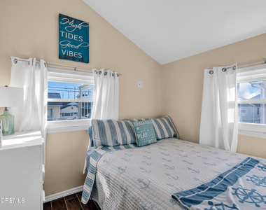 112 W Tide Way - Photo Thumbnail 10