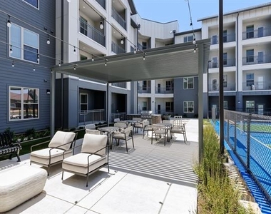 2400 Ace Lane - Photo Thumbnail 15