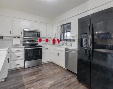 501 Field Street - Photo Thumbnail 10
