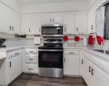 501 Field Street - Photo Thumbnail 11