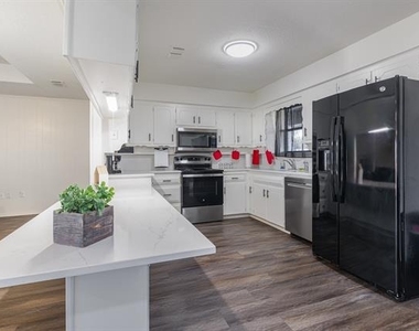 501 Field Street - Photo Thumbnail 8