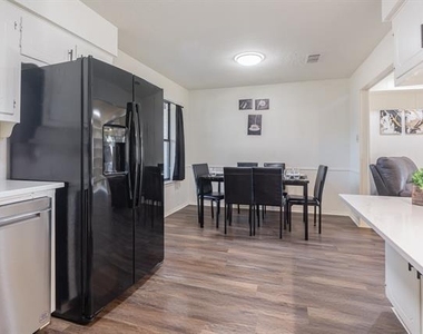 501 Field Street - Photo Thumbnail 9