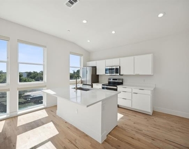 4907 Bryan Street - Photo Thumbnail 16