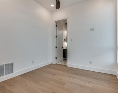 3523 Miles Street - Photo Thumbnail 11