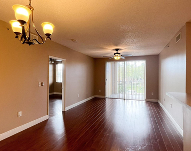 7950 N Nob Hill Road - Photo Thumbnail 2