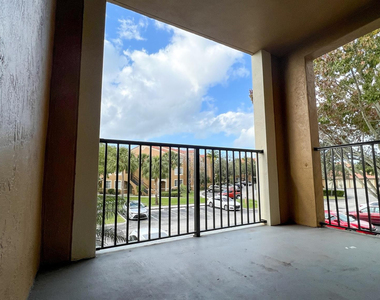 7950 N Nob Hill Road - Photo Thumbnail 8