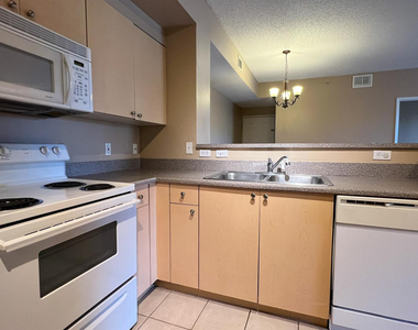 7950 N Nob Hill Road - Photo Thumbnail 7
