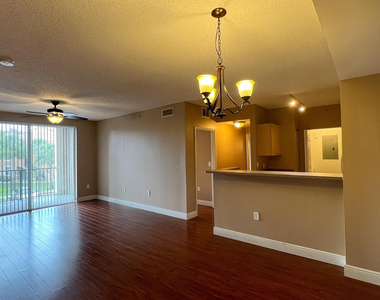 7950 N Nob Hill Road - Photo Thumbnail 1