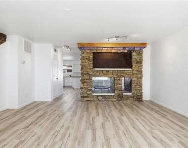 5810 Marina Drive - Photo Thumbnail 2