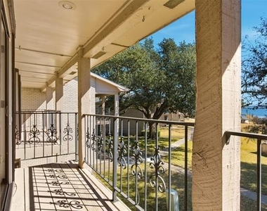 5810 Marina Drive - Photo Thumbnail 21