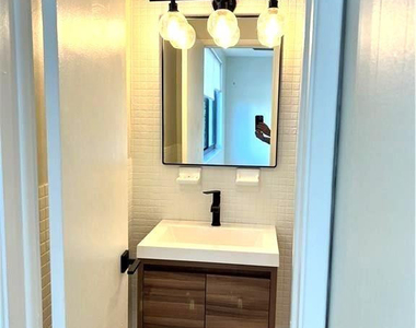 1541 Cordova Road - Photo Thumbnail 6
