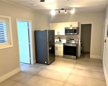1541 Cordova Road - Photo Thumbnail 4