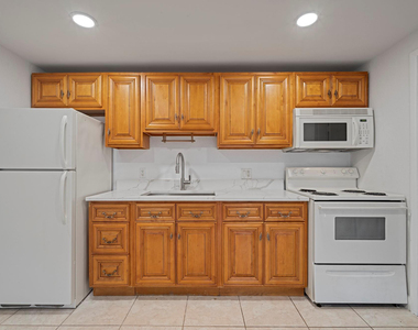 7110 Southgate Boulevard - Photo Thumbnail 9