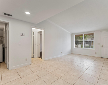 7110 Southgate Boulevard - Photo Thumbnail 12