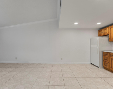 7110 Southgate Boulevard - Photo Thumbnail 10