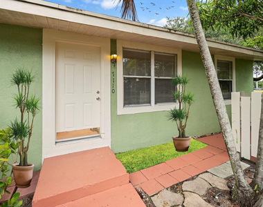 7110 Southgate Boulevard - Photo Thumbnail 3
