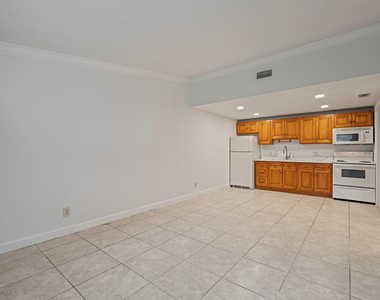 7110 Southgate Boulevard - Photo Thumbnail 7